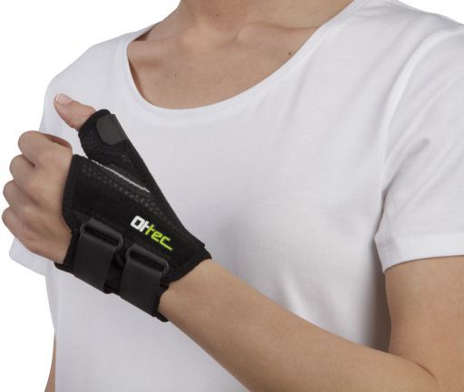 MQ505 immobilizing right thumb