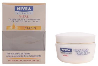 Vital Calcium Fortifier Day Moisturizer 50 Ml